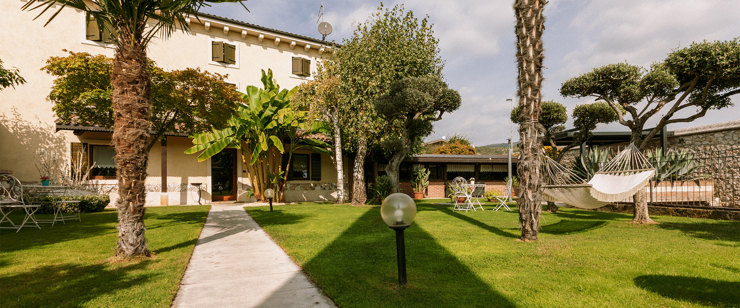 B&B Antico Borgo Marcemigo - ingreso con giardino a Tregnago