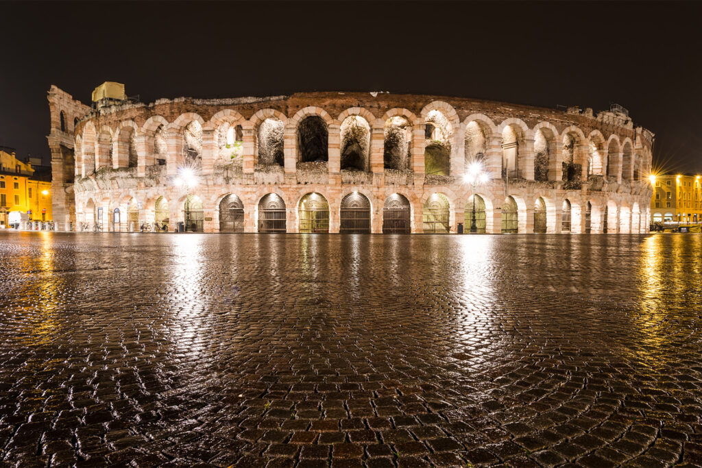 Arena di Verona, veduta notturna