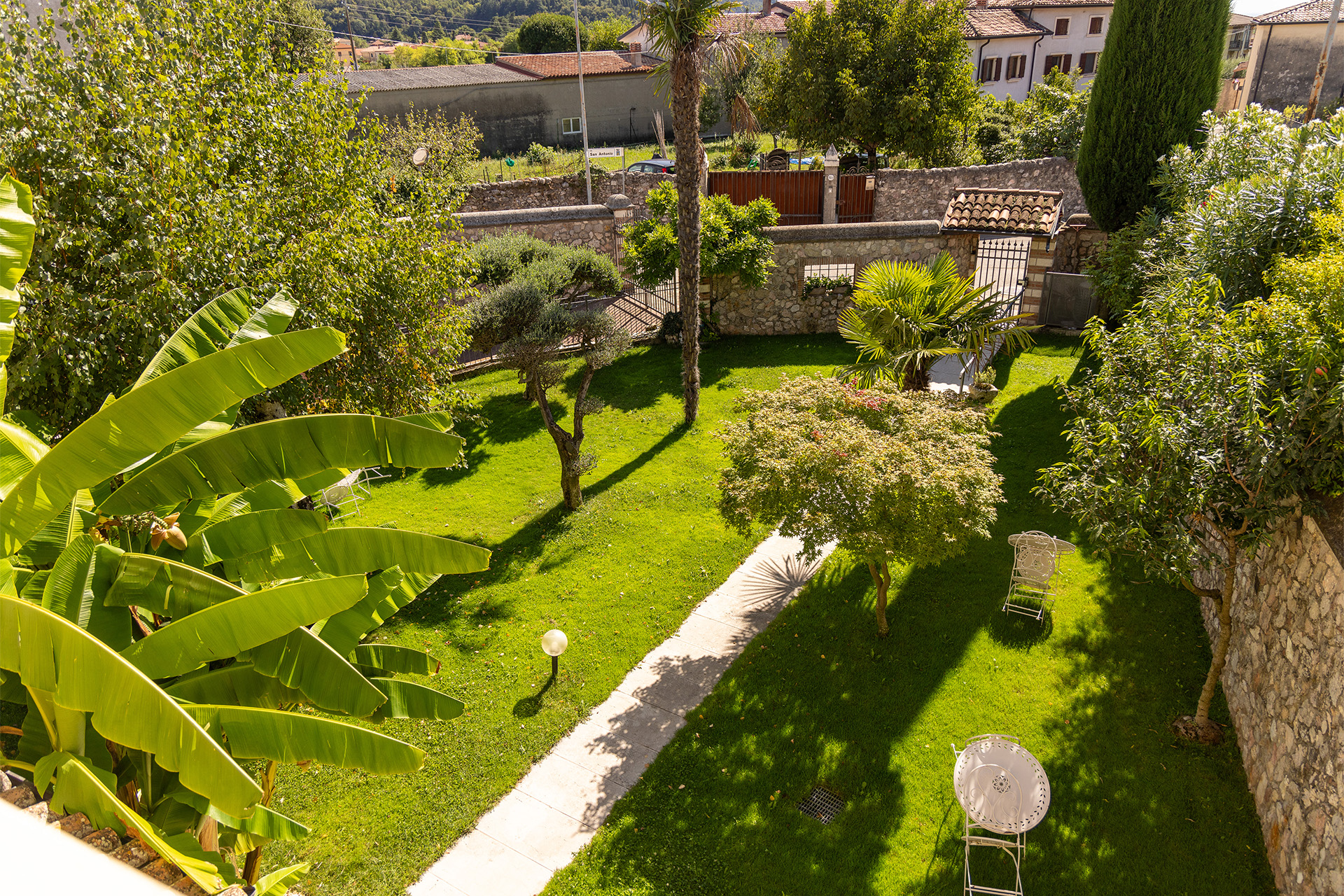 Camera La Torretta - vista del giardino dalla camera